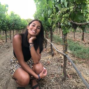 Meet your Posher, Carolina